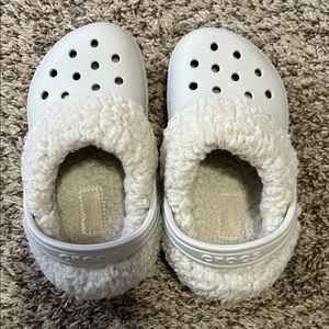 CROCS Kids' Slippers in Cream and White
